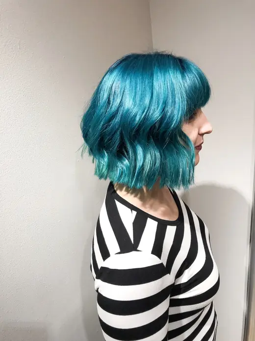Teal wavy bob