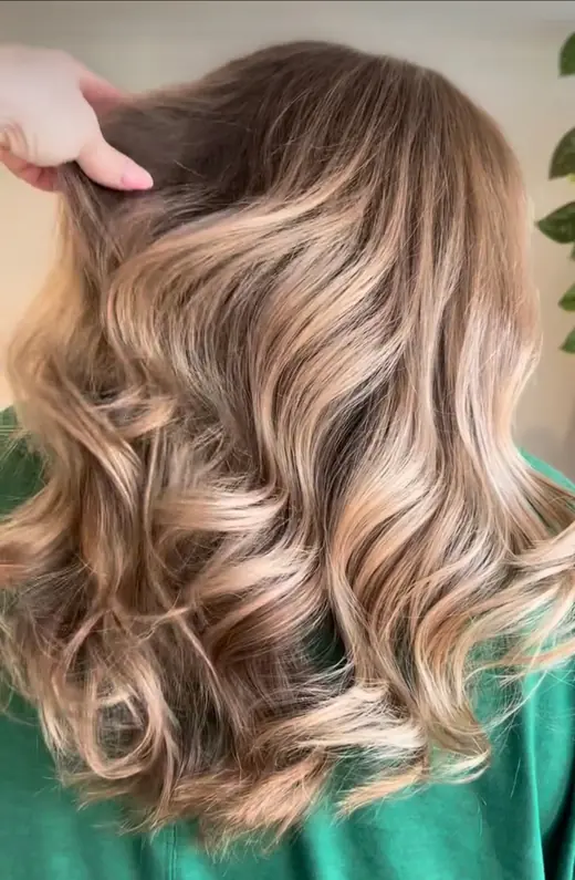Soft bronde curls